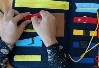 Busy board montessori en action